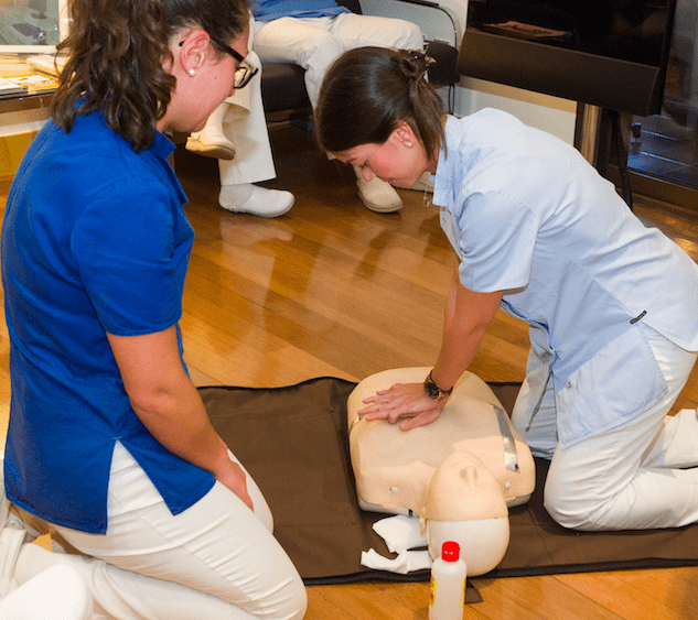 Curso inicial de SVB y manejo de DESA por personal no sanitario